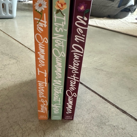 The Summer I Turned Pretty Trilogy - Picture 2 of 2